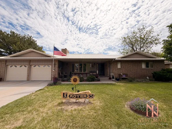 512 Pleasantview Ln, Lakin, KS 67860