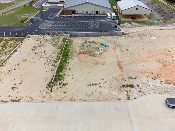 107 Hill St, Glen Rose, TX 76043