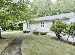 18 Sunnyside Ter, Wilbraham, MA 01095