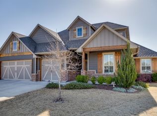 2916 Hunter Crest Dr, Edmond, OK 73034