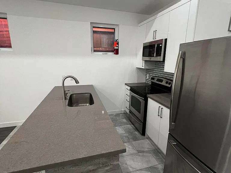 1375 Bathurst St #A — Photo 3