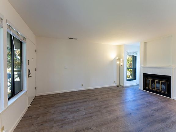 4th image of 898 La Barbera Dr