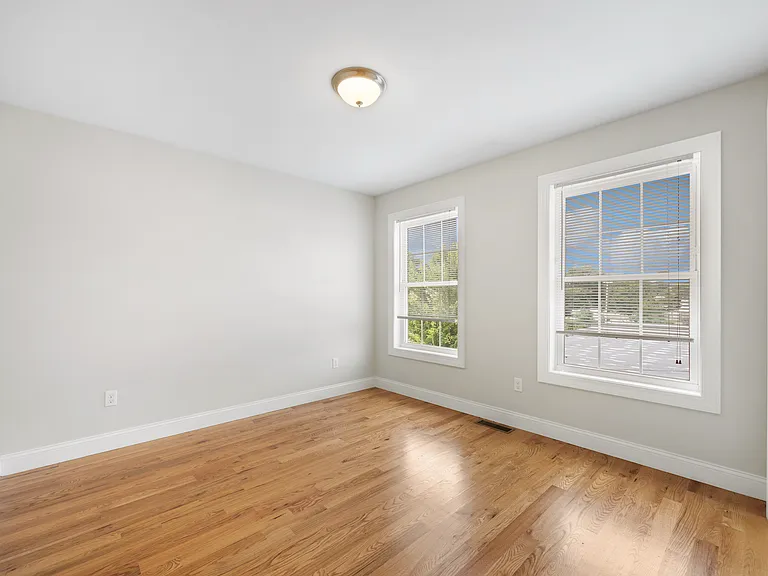 446 New Haven Ave #A — Photo 13