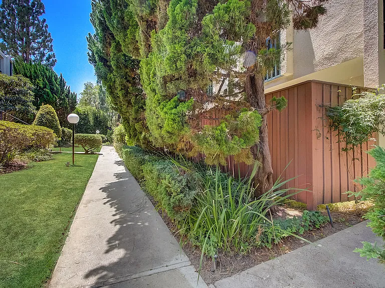 11260 Overland Ave #23G — Photo 33