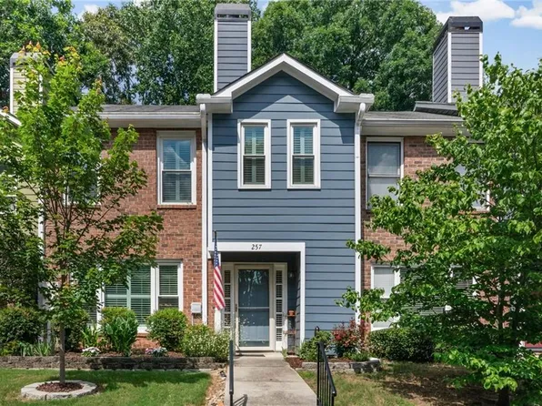 257 Triple Oaks Dr, Tucker, GA 30084