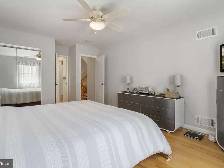 9504 Wadsworth Dr — Photo 21