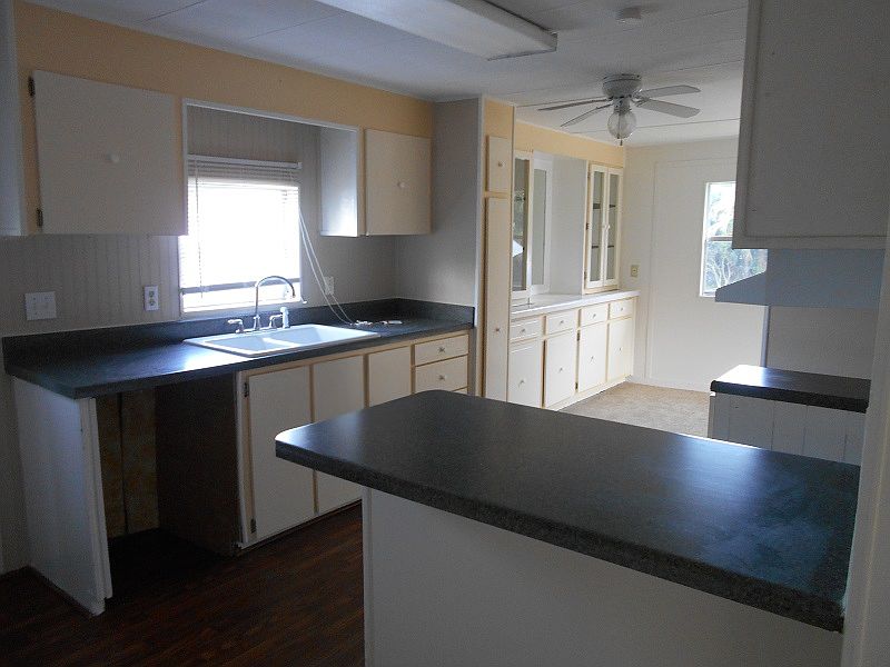 2nd image of 36 Lisa Ln