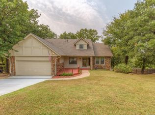 206 Fairway Cir, Sand Springs, OK 74063