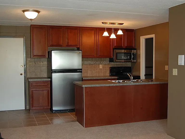G Street Apartments — Photo 3