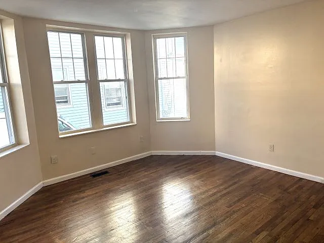 3 bed, $1,995 — Photo 3
