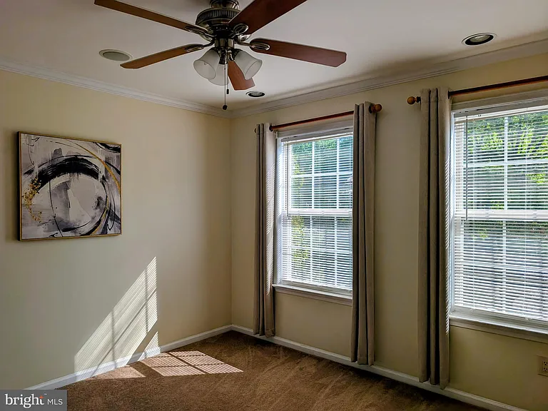 20 Cambridge Ct — Photo 15