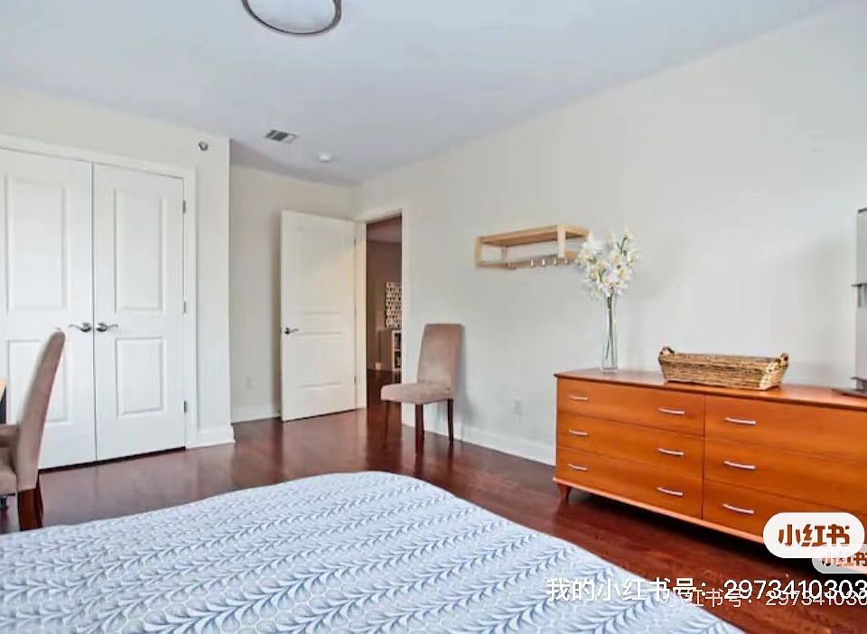 Large bedroom