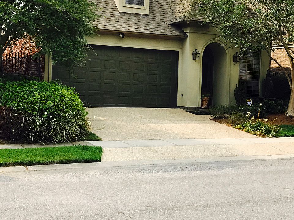1st image of 10814 Woodland Oaks Dr
