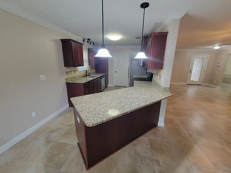 712 Hazel Dr — Photo 24