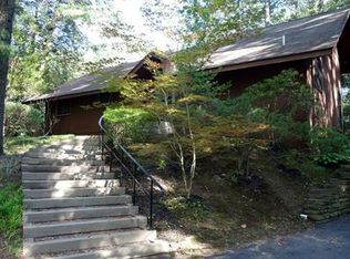 23 Flintlock Ln, Amherst, MA 01002