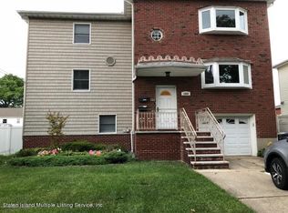 1606 Drumgoole Rd W, Staten Island, NY 10312