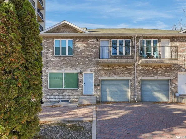 563 5th Avenue N #2, Saskatoon, SK S7K 2R1