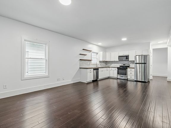 3rd image of 1613 Nowland Ave #B