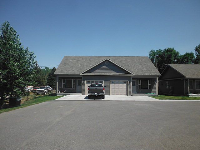 Front view of home