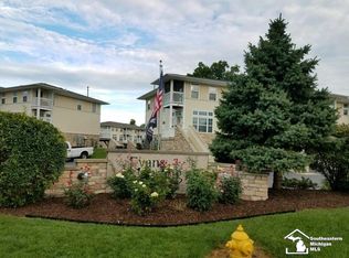 507 Mackinaw Trl, Luna Pier, MI 48157