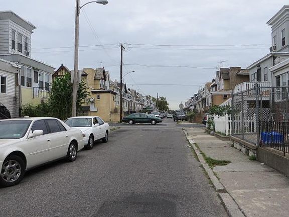 3rd image of 6807 Guyer Ave