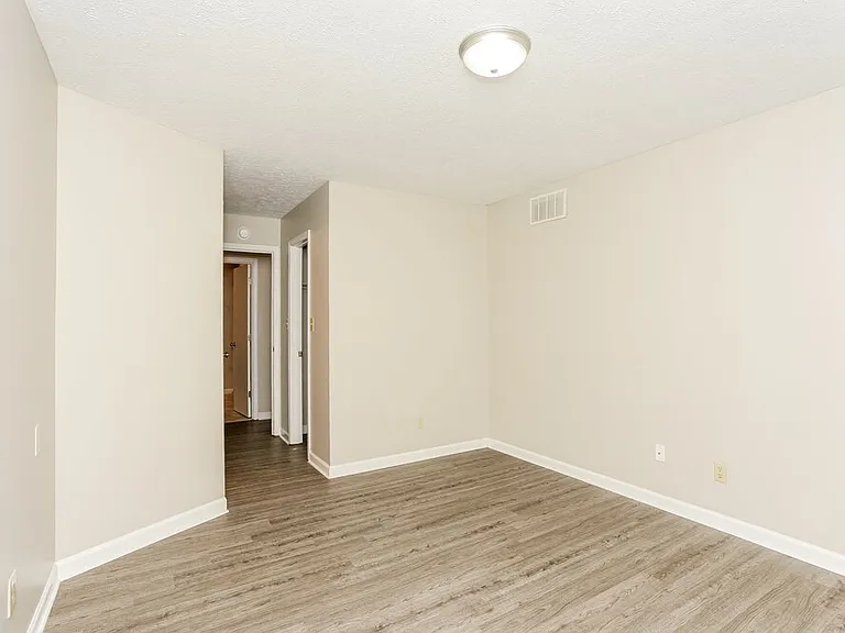1112 Delray Dr — Photo 9