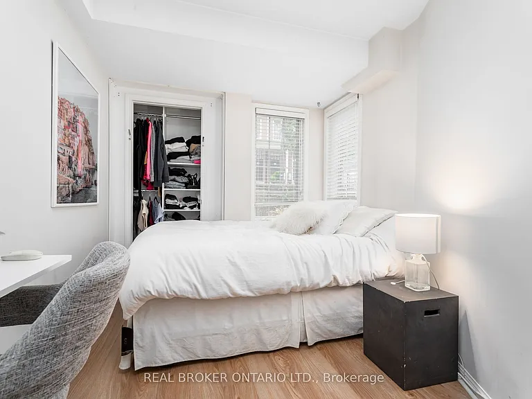 11 Niagara St W #32 — Photo 23
