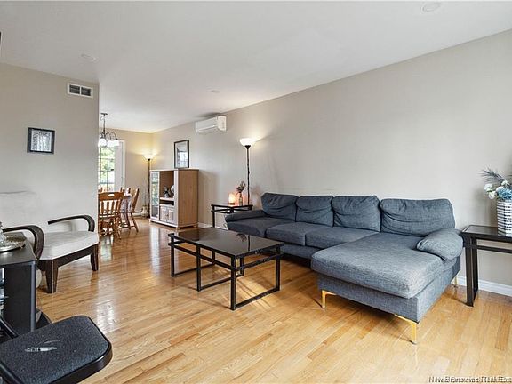 2nd image of 26 Arthur St