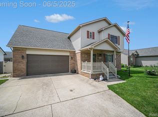 12241 Matthews St, Carleton, MI 48117