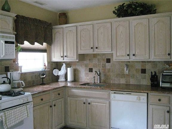 2nd image of 416 Birchwood Park Dr