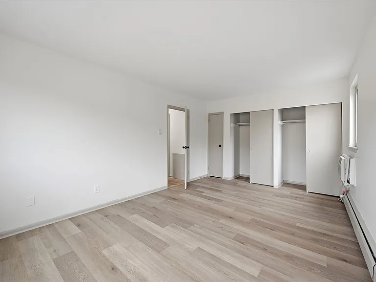 Melrose Apartments — Photo 18