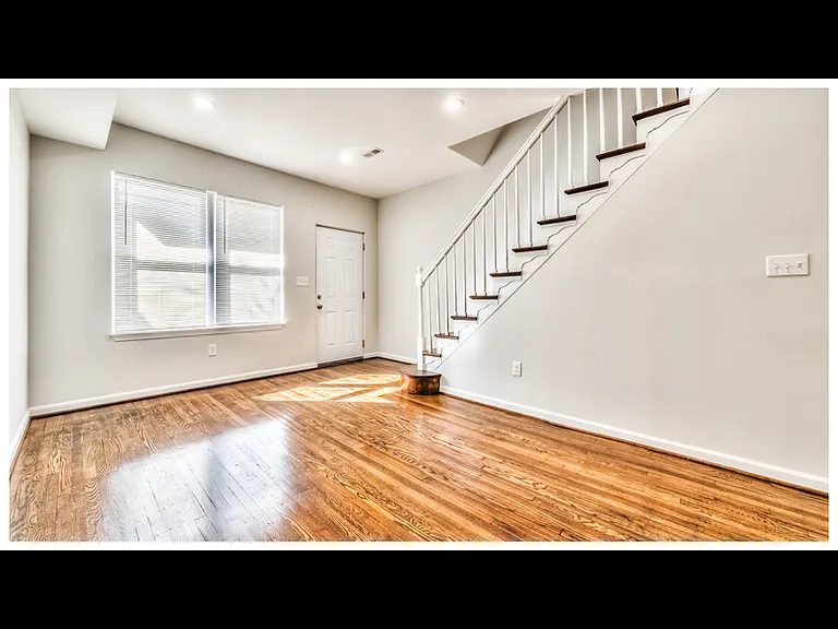 3336 W Caton Ave — Photo 7