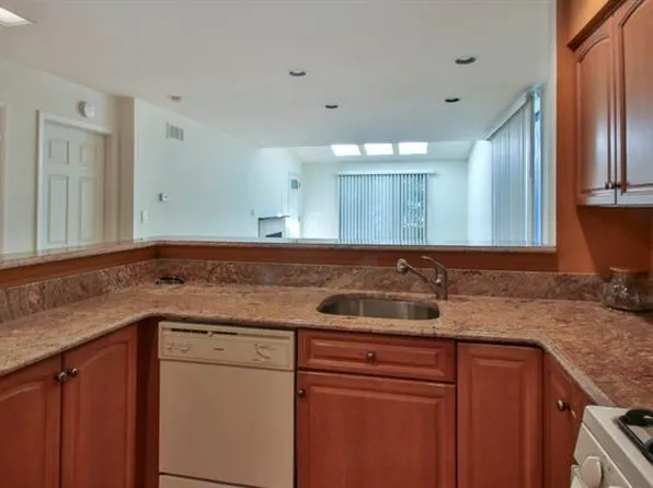 700 Mainsail Lane image 7 of 28