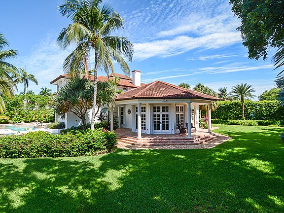 3rd image of 2420 Sea Island Dr