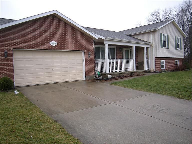 1st image of 10061 Village Tree Ct