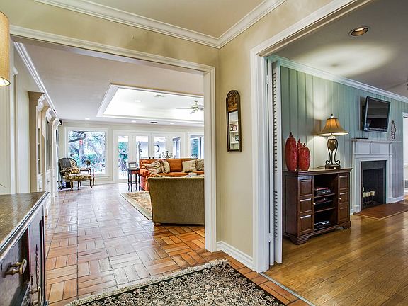 3rd image of 418 Country Ln
