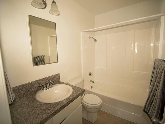 5th image of 1381 E Santa Clara St #38