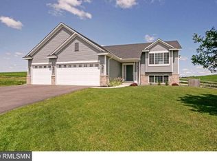 1008 Hickory St NE, Lonsdale, MN 55046