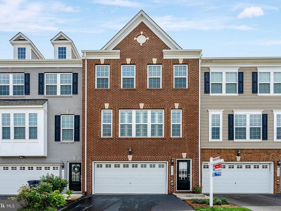 1st image of 8924 Englewood Farms Dr