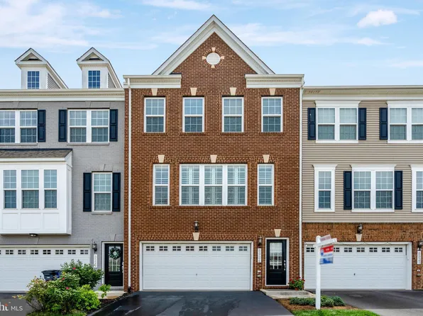 8924 Englewood Farms Dr, Manassas, VA 20112