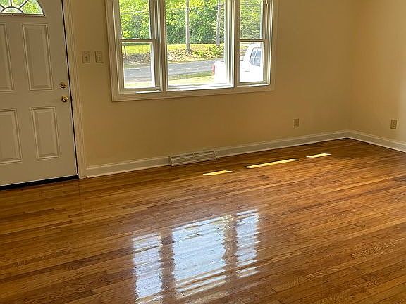 Livingroom photo # 2.