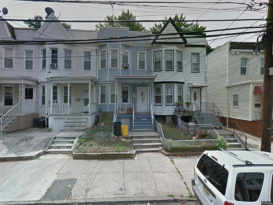 5 bed, $4,000 — Photo 1