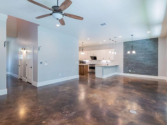 4th image of 11727 Bell Ave Unit B