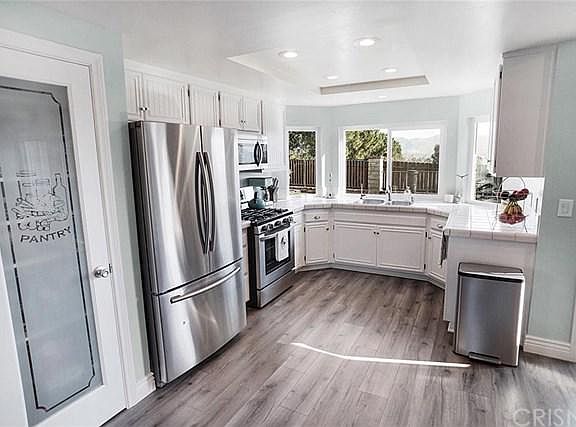 5th image of 28160 Florence Ln