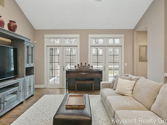 5th image of 1698 Watermark Dr SE