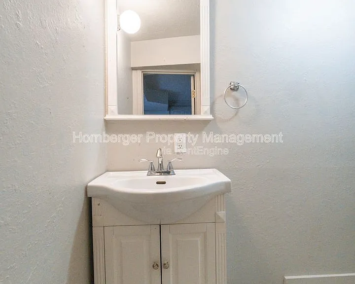 1108 W 12th Ave #4 — Photo 8