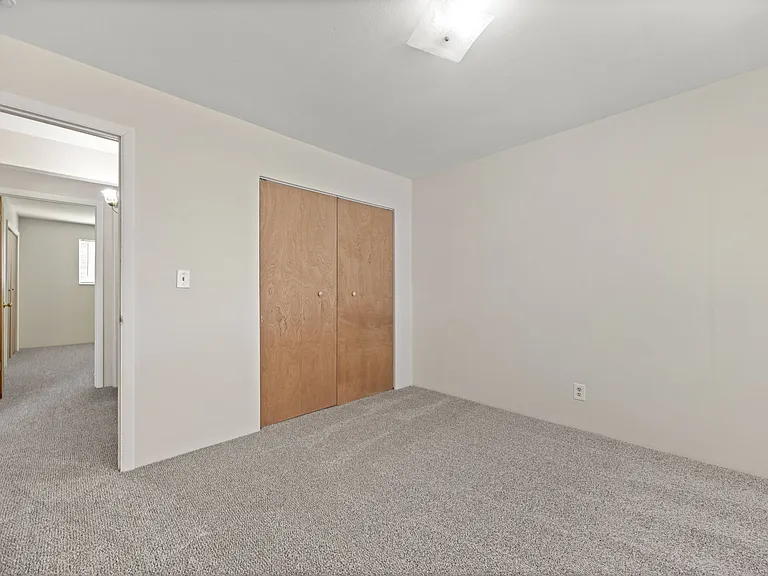 701 Oak St — Photo 8