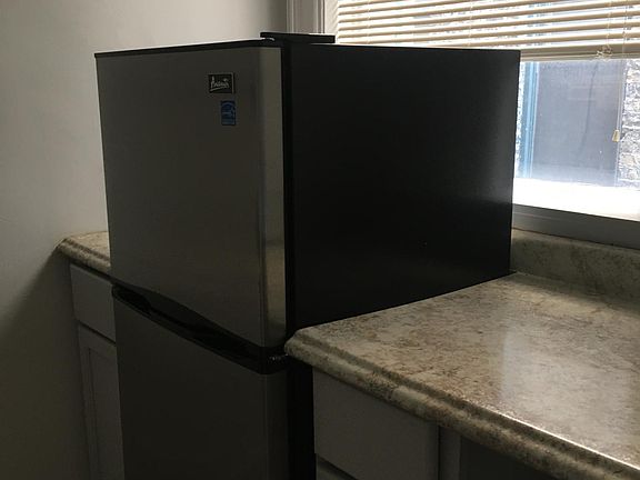 5th image of 2717 N Pine Grove Ave APT 202
