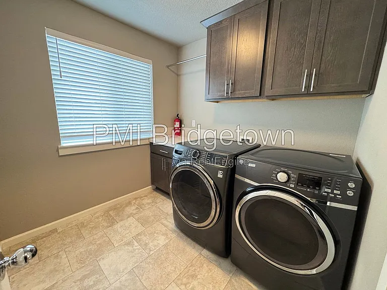 3715 SW 190th Ter — Photo 17
