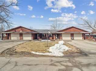 140 35th Street Dr SE APT 1, Cedar Rapids, IA 52403